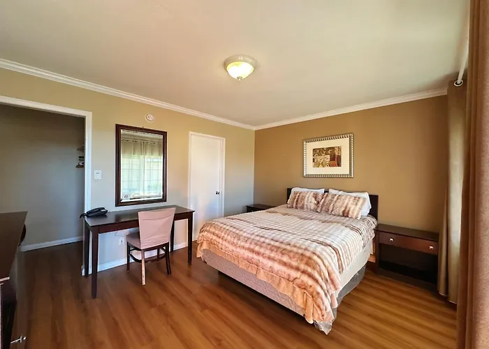 Royal Inn And Suites