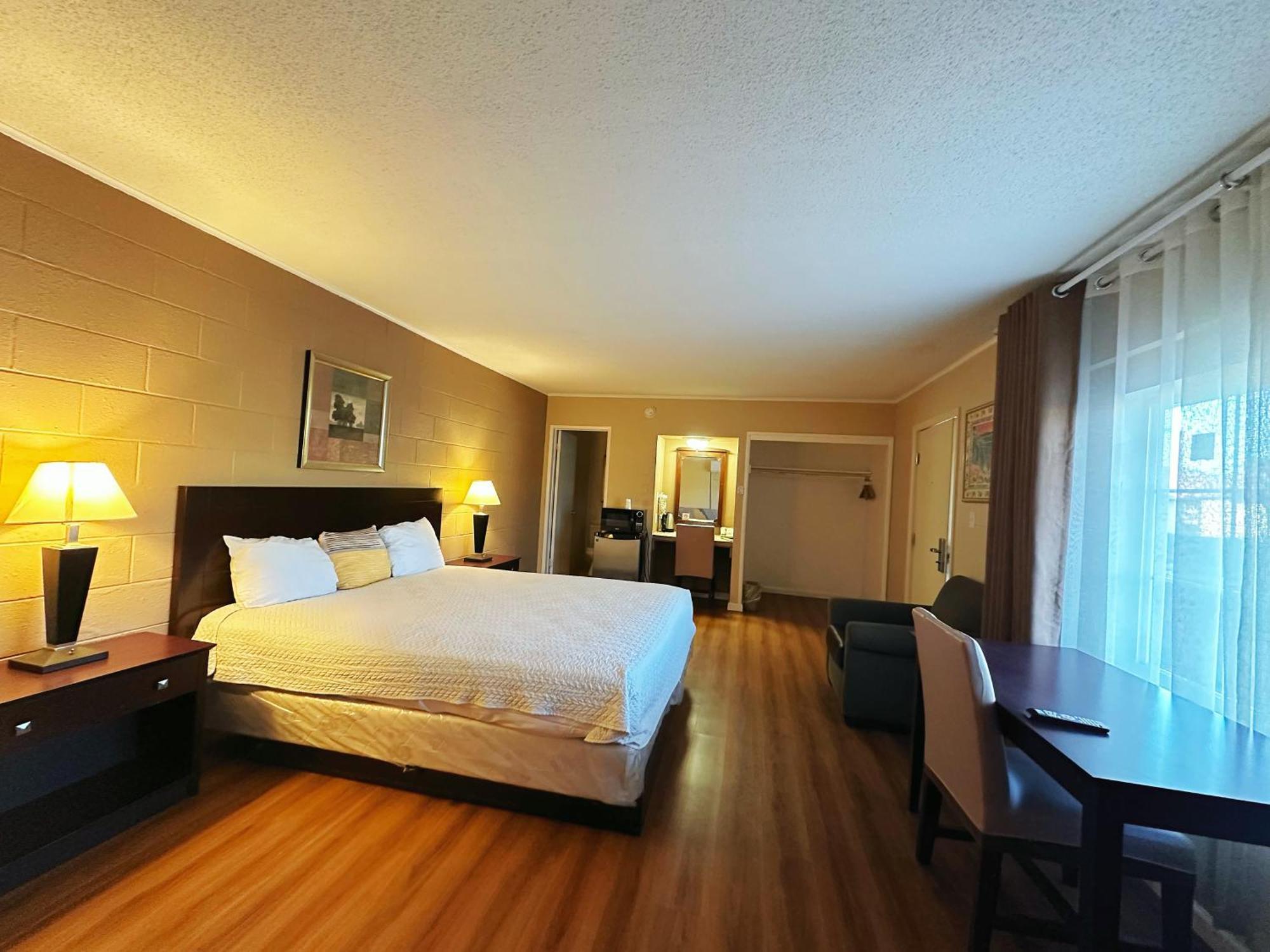 Royal And Motel 2*