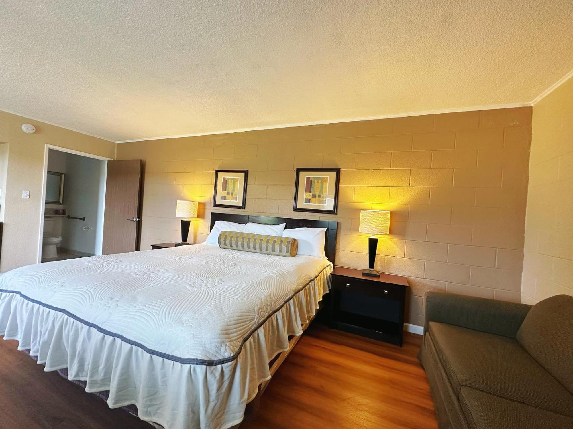 Royal And Motel 2*