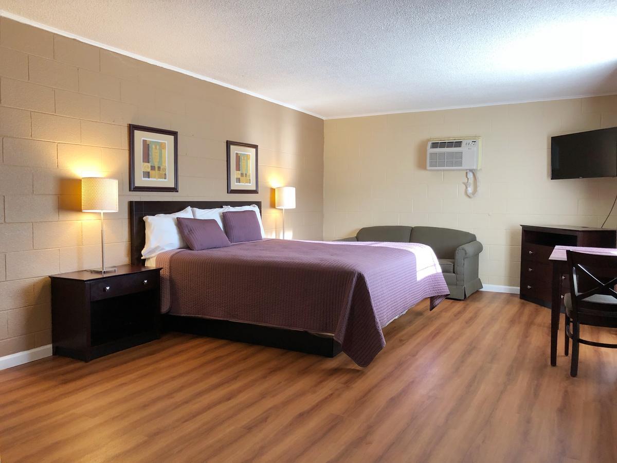 Royal And Motel