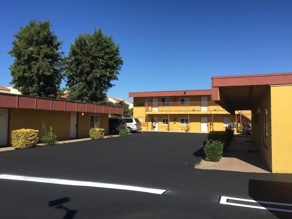 Royal And Motel
