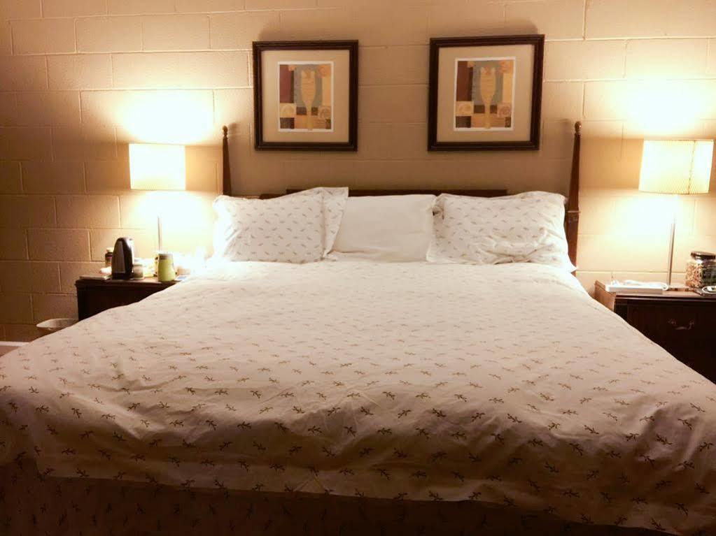Motel Royal And 2*