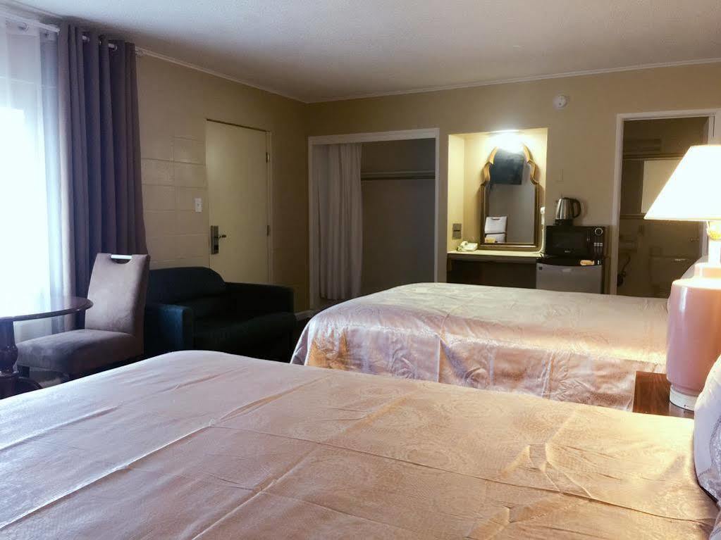 Motel Royal And 2*