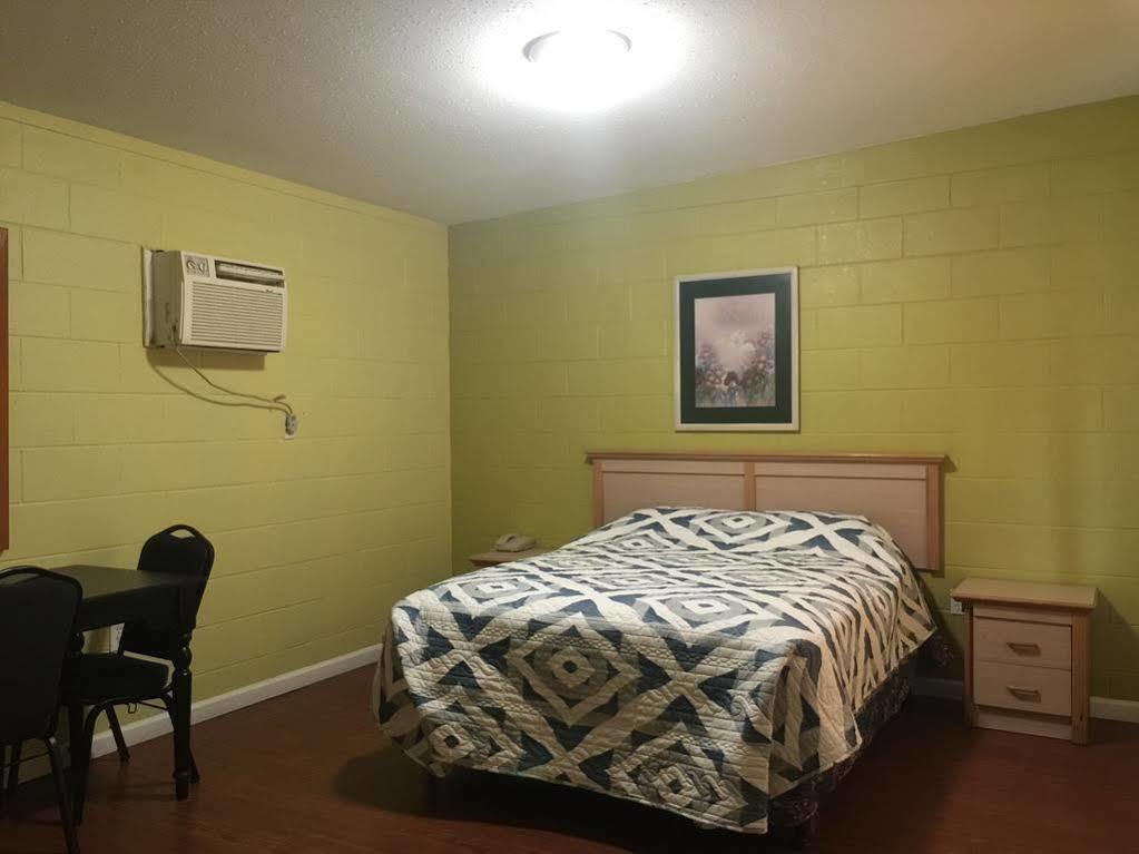 Motel Royal And 2*