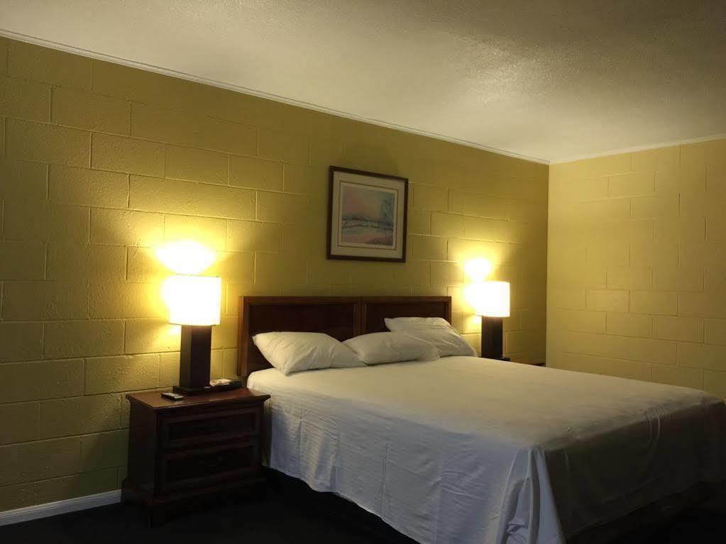 Motel Royal And